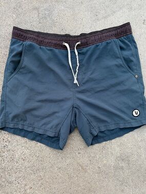 Men's Vuori Shorts Multicolor Solid 34 Active Logo Beach Gym Surf Swim Lined